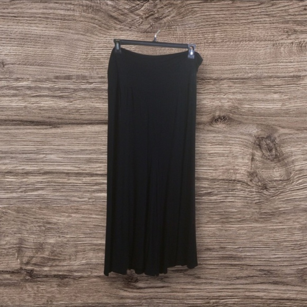 🎈3/$20! 
True Light flowy black capris. 3X